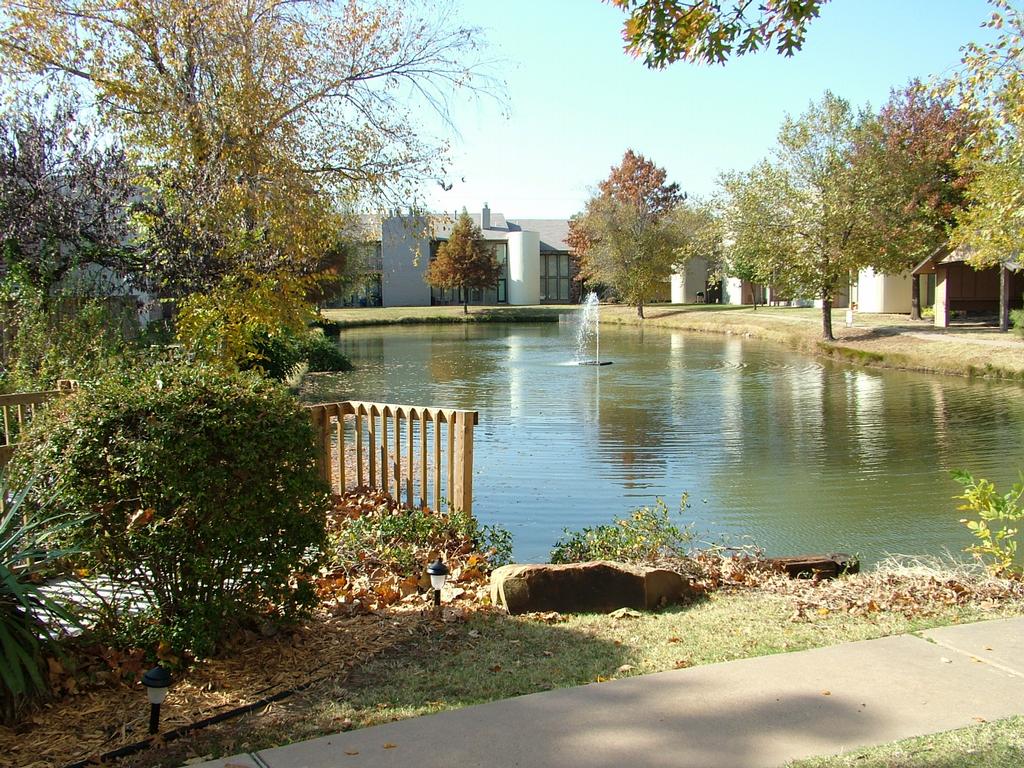 Fountain Lake Apartments Enid OK 73703 5802335725 Apartments